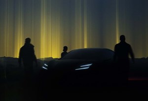 Lotus Emeya quase a estrear para ''lutar'' contra o Porsche Taycan
