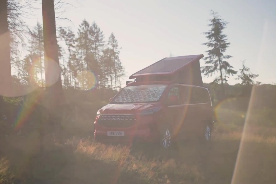 Transit Custom Nugget: o novo convite da Ford para ''escapadinhas''