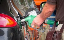 Segunda-feira há pequeno alívio no preço do gasóleo mas gasolina volta a subir