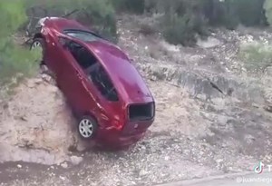 Como não se deve rebocar um carro…
