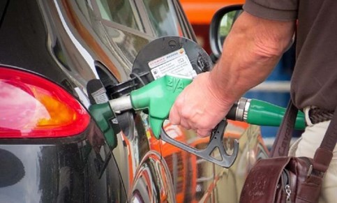 Segunda-feira há pequeno alívio no preço do gasóleo mas gasolina volta a subir