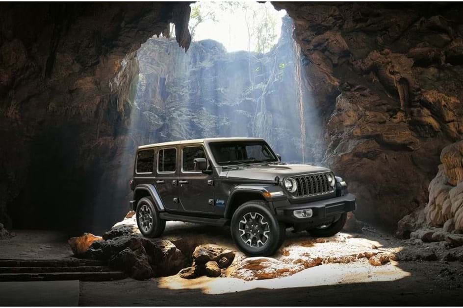 Jeep Wrangler retocado e com mais tecnologia a bordo