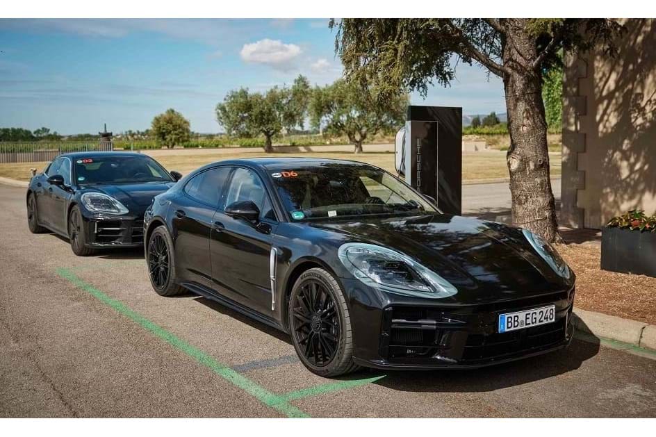 Novo Porsche Panamera ainda mais E-Hybrid com bateria até 100 km