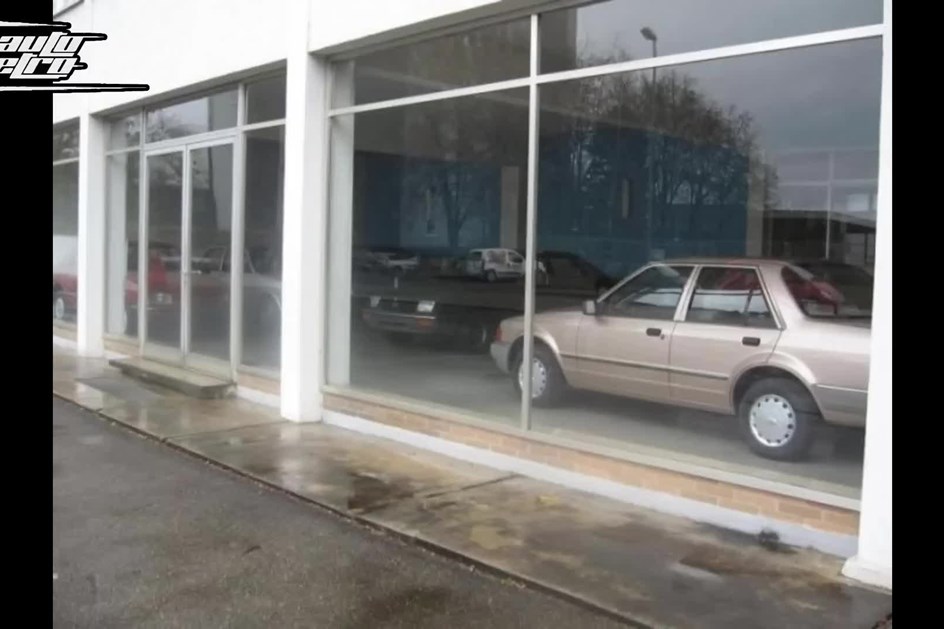 Concessão Ford abandonada há 37 anos mantém colecção de Sierra e Escort imaculados