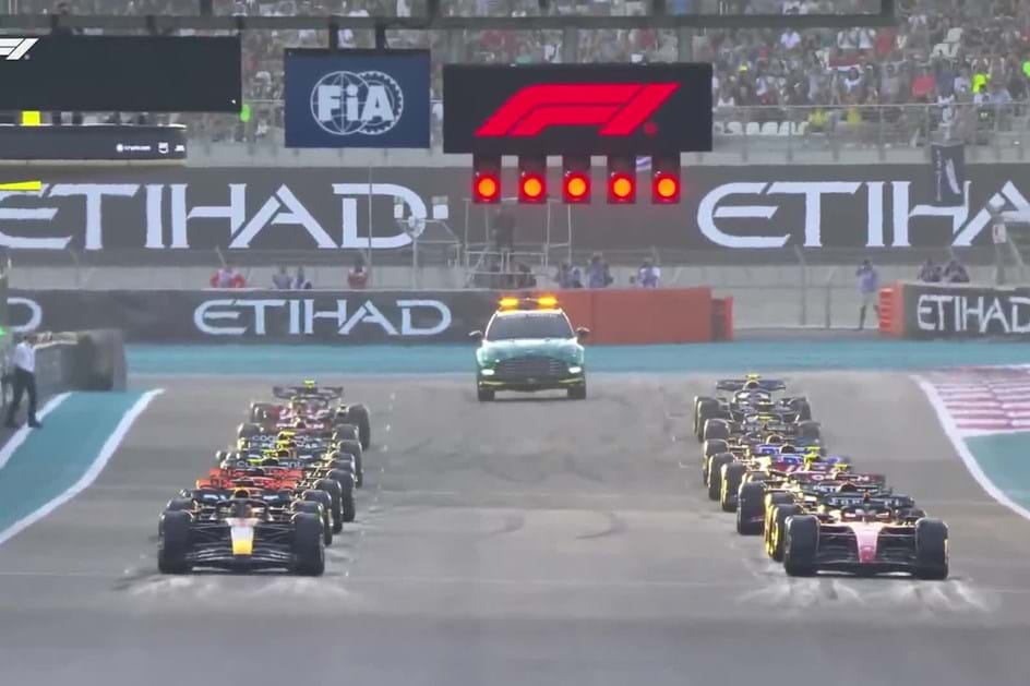 F1: Verstappen fecha época sublime com vitória no GP Abu Dhabi