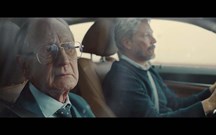 Amor entre pai e filho ao volante de um BMW