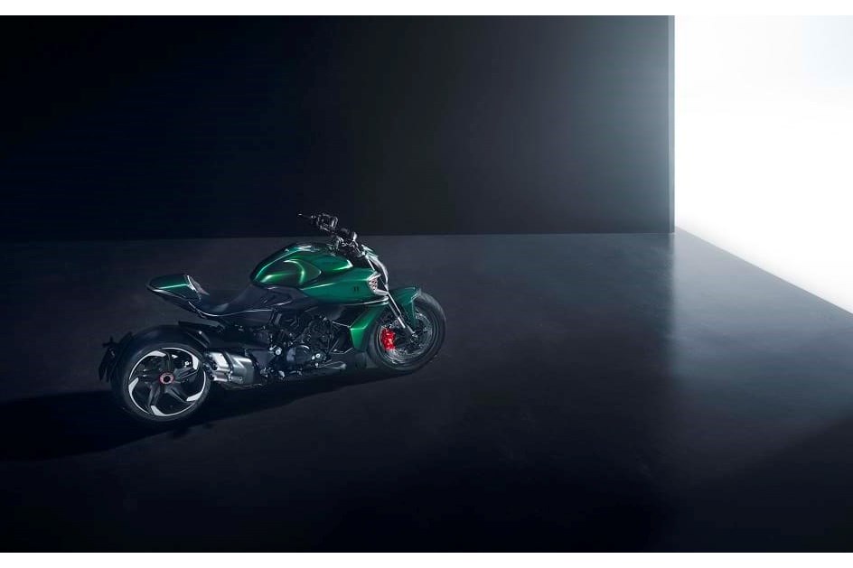 Ainda mais exclusiva: Ducati recria Diavel V4 for Bentley