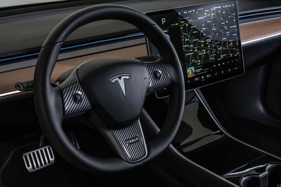 Tesla lidera mercado de ''eléctricos'' que mais do que duplicou em 2023