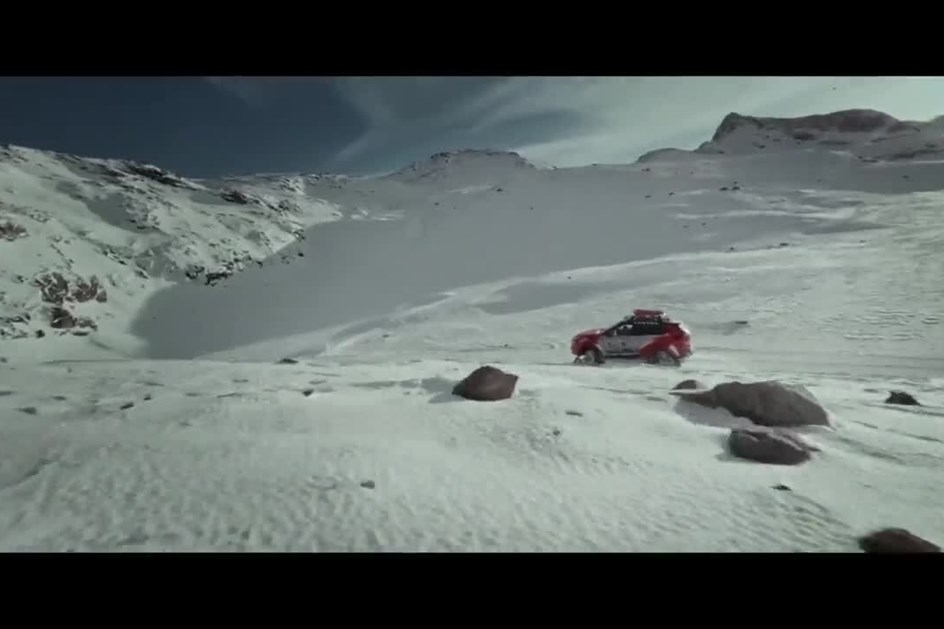 Fantástico: veja como a Nissan transformou o X-Trail numa ambulância para a neve