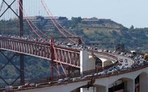 Ponte 25 de Abril: trânsito volta a estar cortado na madrugada de domingo