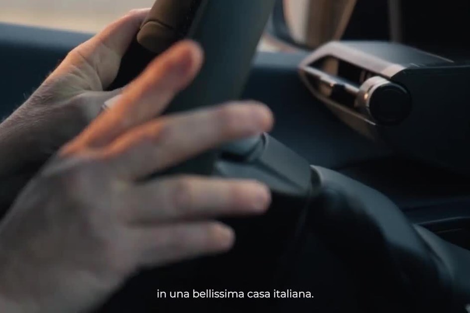 ''Eléctrico'' distinto: Lancia Ypsilon mostra-se em todo o esplendor