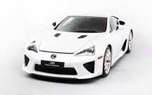 Rir às gargalhadas: Mr. Bean vende Lexus LFA por 1 milhão de euros