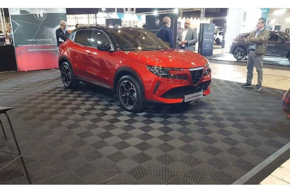 Alfa Romeo Junior revela preços no Ecar Show e abre reservas