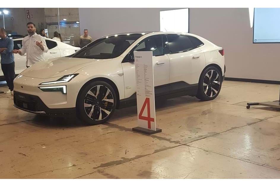 Dinâmico e muito rápido: Polestar 4 mostra-se no Ecar Show