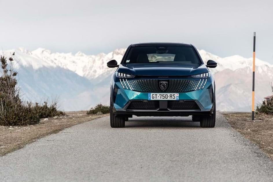 Peugeot 3008 completa gama com Plug-In Hybrid 195; saiba os preços