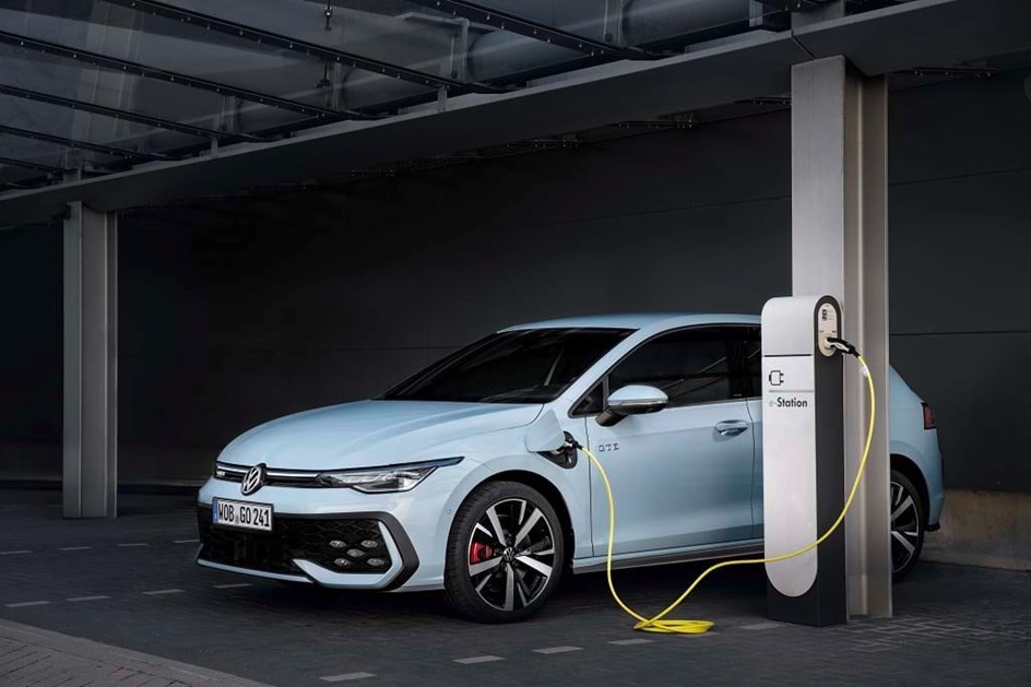 Volkswagen Golf eHybrid e GTE abertos às encomendas: autonomia acima dos 130 km