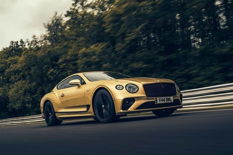 Fim duma era: W12 equipa derradeiros Bentley antes da electrificação