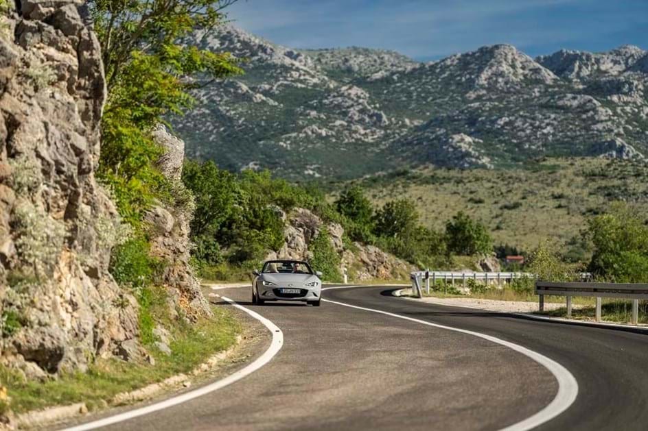 Verão mais radioso nos 35 anos do Mazda MX-5