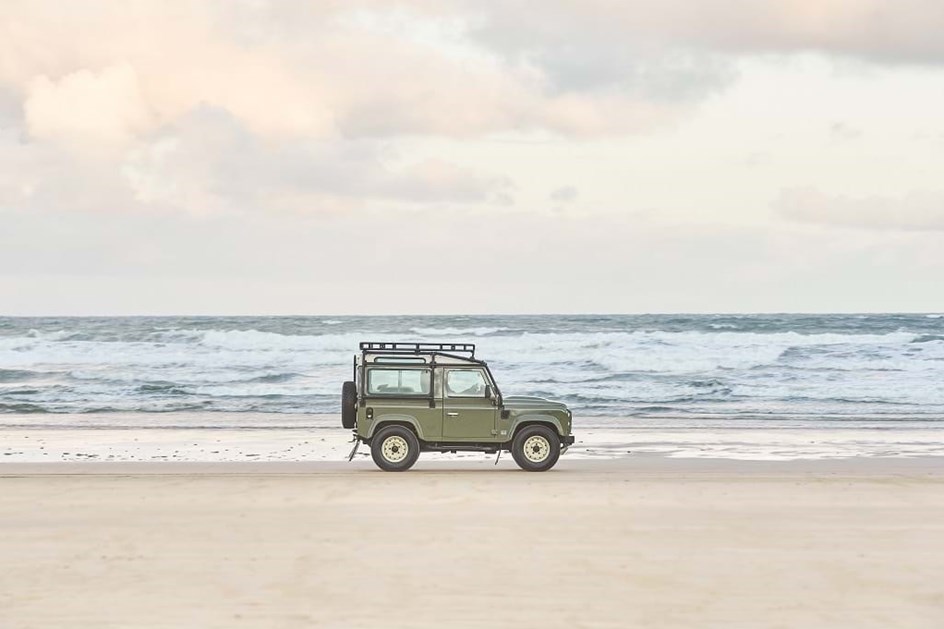 Classic Defender V8 está de volta… por um preço estonteante!