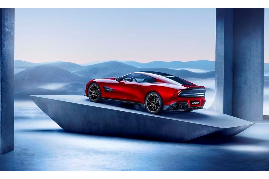 Aston Martin Vanquish renega electrificação com V12 de 835 cv