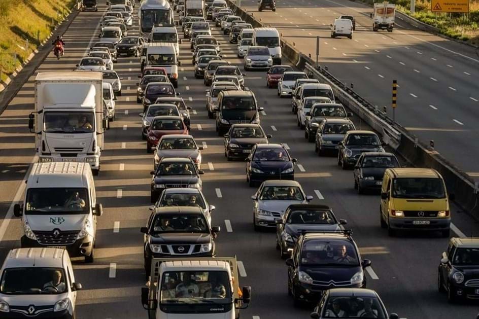 Taxa de carbono revista: preços dos combustíveis baixaram menos do que o previsto