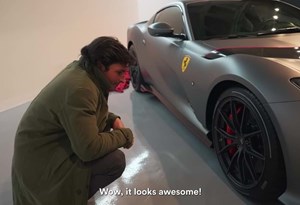 Garagem de sonho: veja os Ferrari de Carlos Sainz Jr.