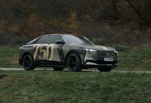 Será este o novo DS 8 eléctrico? Protótipo anuncia 750 km de autonomia