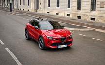 Alfa Romeo estreia Junior Ibrida Q4 com tracção integral em Bruxelas