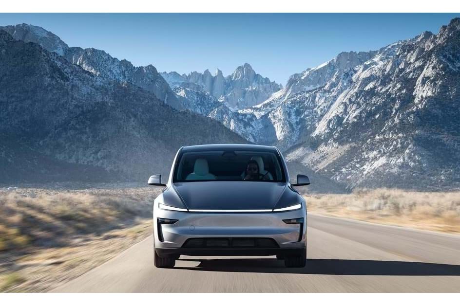 Fã da Tesla? Model Y renovado em tons futuristas abre reservas