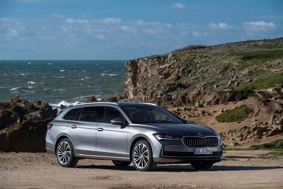 Skoda Superb Combi: conforto e eficiência em modo híbrido