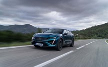 Nova geração híbrida 'plug-in': abertas reservas para Peugeot 308 e Peugeot 408