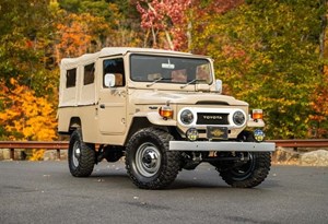 Adepto do 'restomod'? Então aprecie a nova vida deste Toyota Land Cruiser!