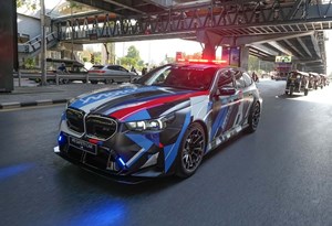 Será capaz de agarrar Miguel Oliveira? BMW estreia M5 Touring MotoGP Safety Car