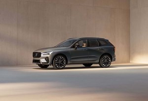 Manter o sucesso: Volvo XC60 renova-se e ganha mais tecnologia 