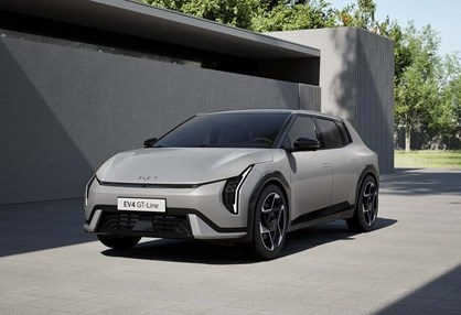 Qual prefere? Kia ''electriza'' EV4 em formato ‘coupé’ e ‘hatchback’