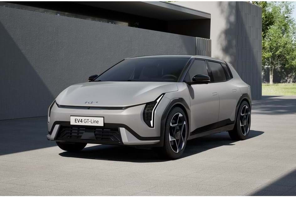 Qual prefere? Kia ''electriza'' EV4 em formato ‘coupé’ e ‘hatchback’