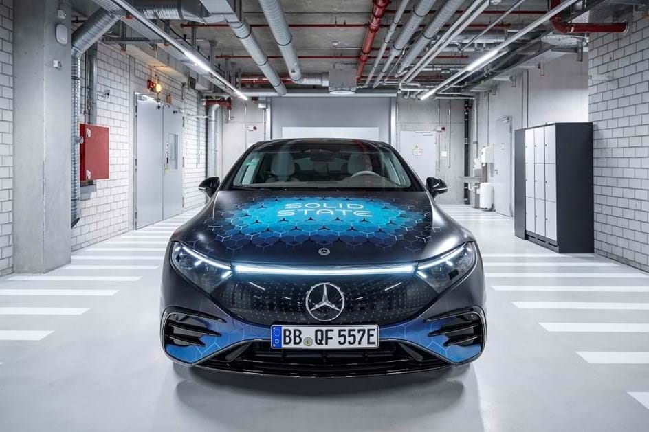 Mais de 1.000 km de autonomia: baterias de estado sólido em teste no Mercedes-Benz EQS