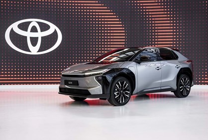 Toyota bZ4X ganha novas baterias e motores mais potentes