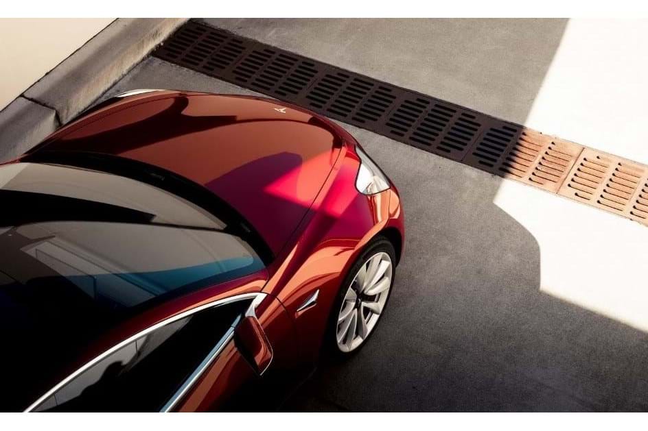 Tesla em queda picada: vendas na UE caem 45%