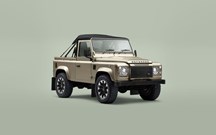 Land Rover Defender V8 Soft Top está de volta em modo ''clássico''
