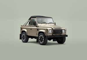 Land Rover Defender V8 Soft Top está de volta em modo ''clássico''
