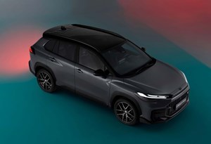 Toyota Corolla Cross renova-se e ganha inédito GR Sport
