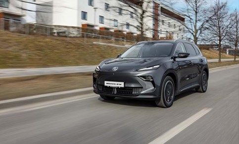 Novo MG S5 EV substitui ZS eléctrico com mais potência e autonomia 
