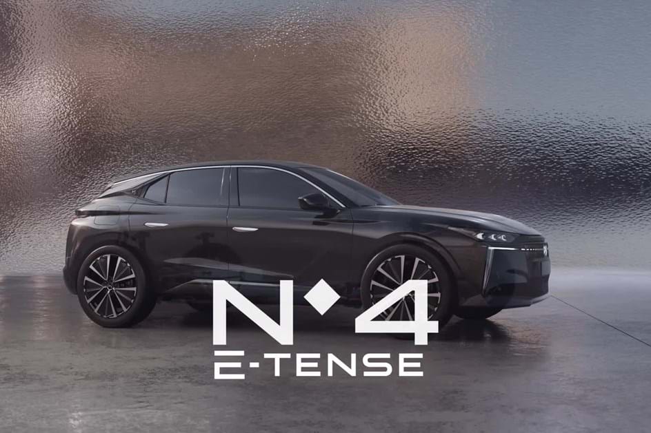 DS 4 passa a N.º 4 e estreia E-Tense com 450 km eléctricos