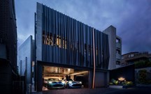 Garagem milionária: Aston Martin estreia mansão em Tóquio 