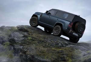 Revisão subtil: Land Rover Defender ainda mais apelativo para o 'off-road'