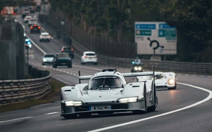 Porsche 963 RSP ''foge'' das 24 Horas de Le Mans para a estrada