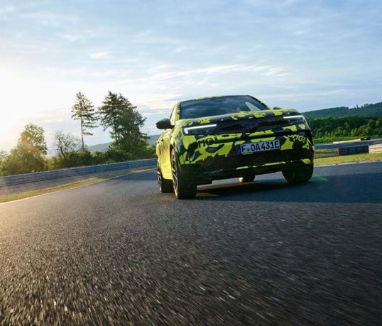 Opel Mokka estreia linha GSE em modo rali