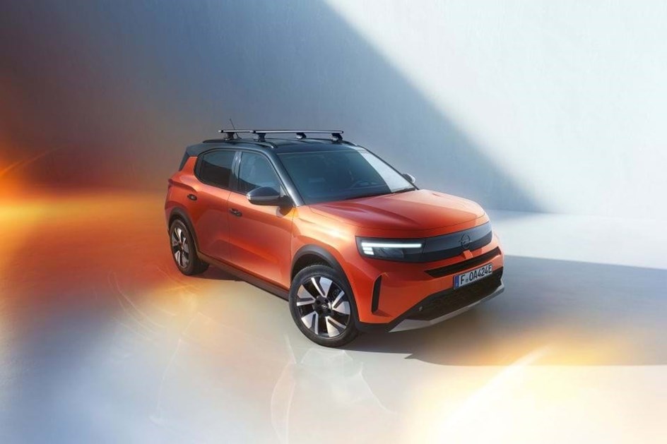 Não faltam acessórios para gozar as férias com o Opel Frontera