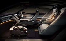 Bentley EXP 15 reinventa luxo eléctrico para três… mais um cão?!